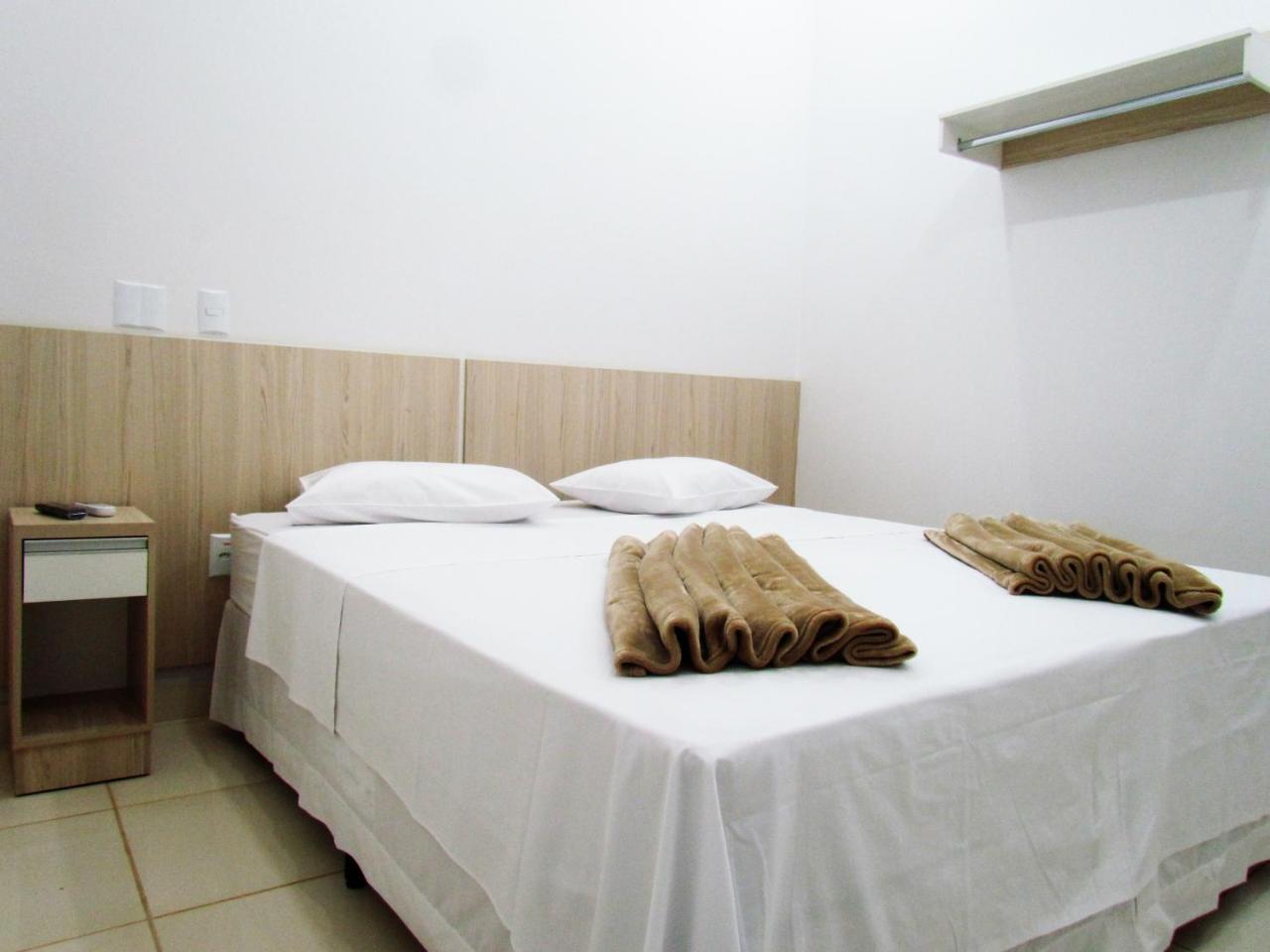 Hotel Oliveiras Trindade  Extérieur photo